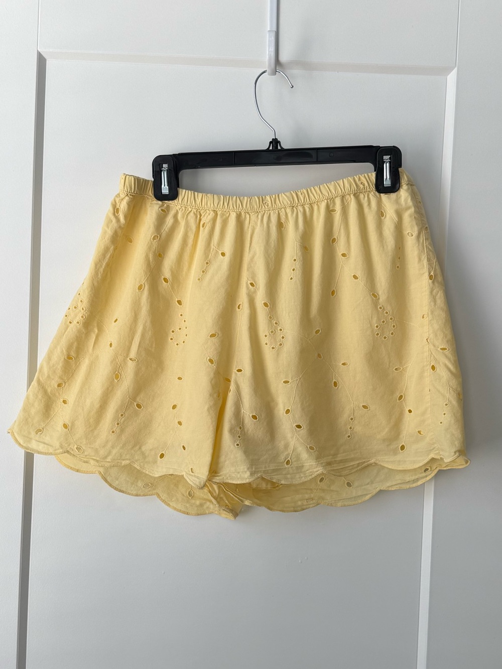 Women’s Yellow Eyelet Scallop Hem Shorts